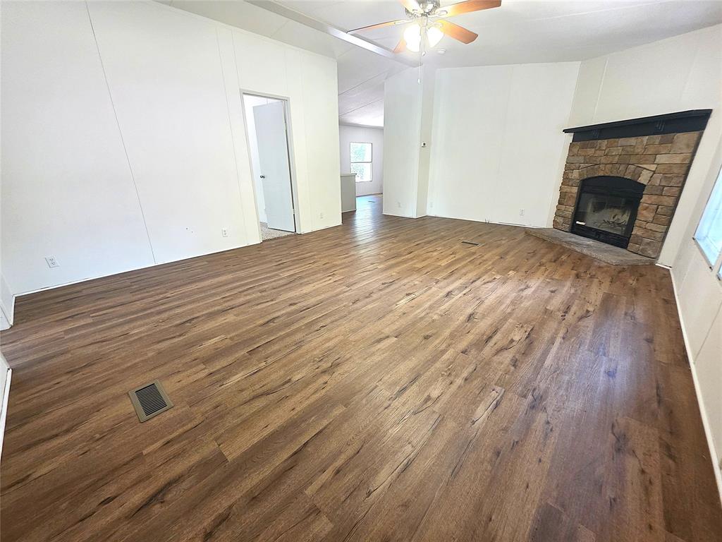 942 Balmorea Drive Property Photo 7