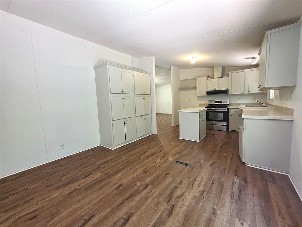 942 Balmorea Drive Property Photo 10
