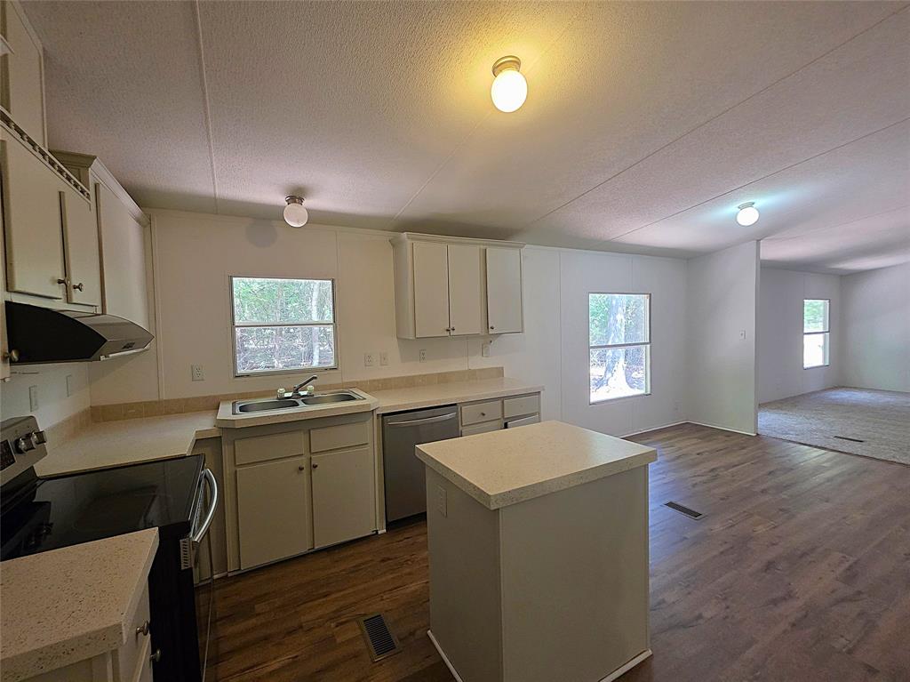 942 Balmorea Drive Property Photo 13