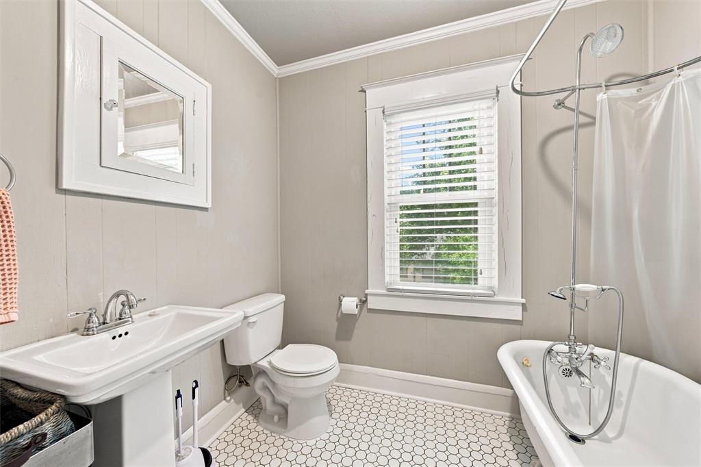 2716 Sanger Avenue Property Photo 18