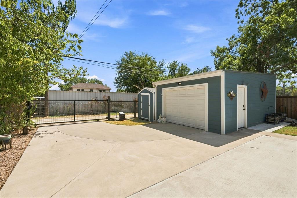 2716 Sanger Avenue Property Photo 26