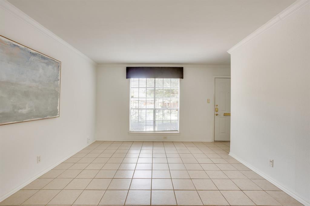 901 Roaring Springs Road Property Photo 3