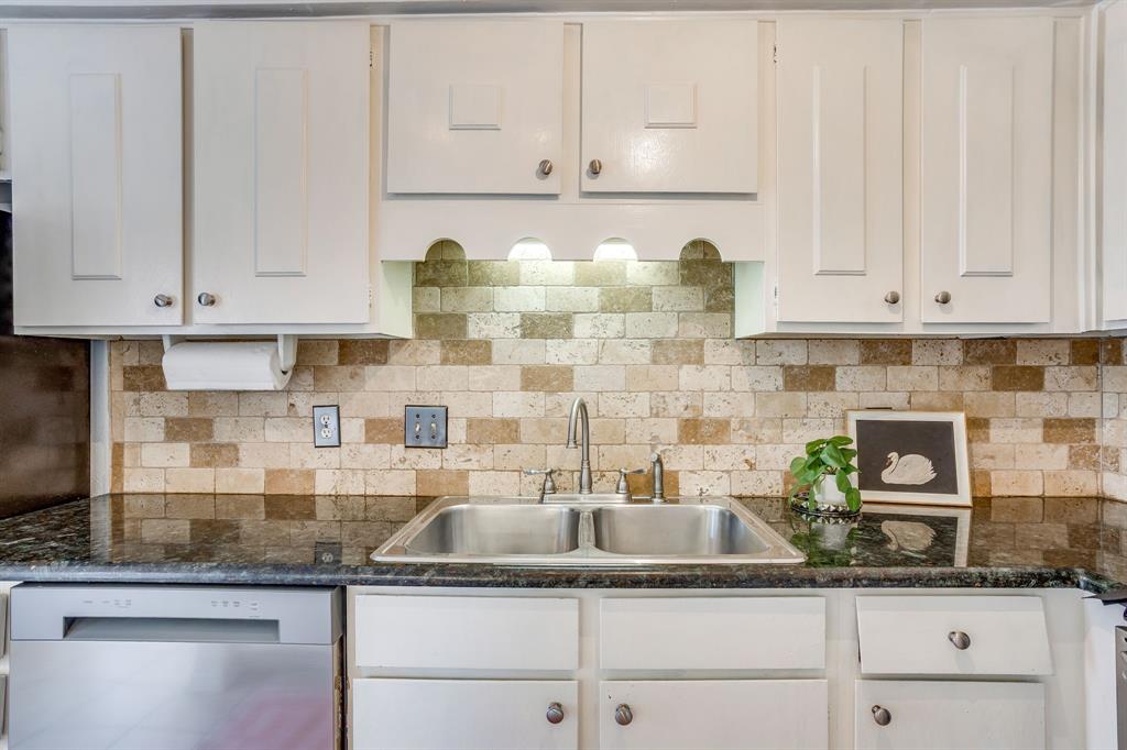 901 Roaring Springs Road Property Photo 7