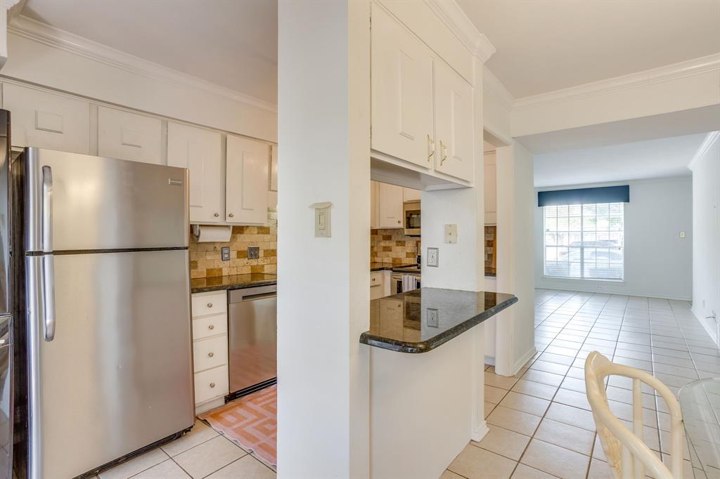 901 Roaring Springs Road Property Photo 8