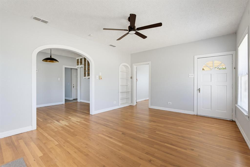 889 Beech Street Property Photo 4