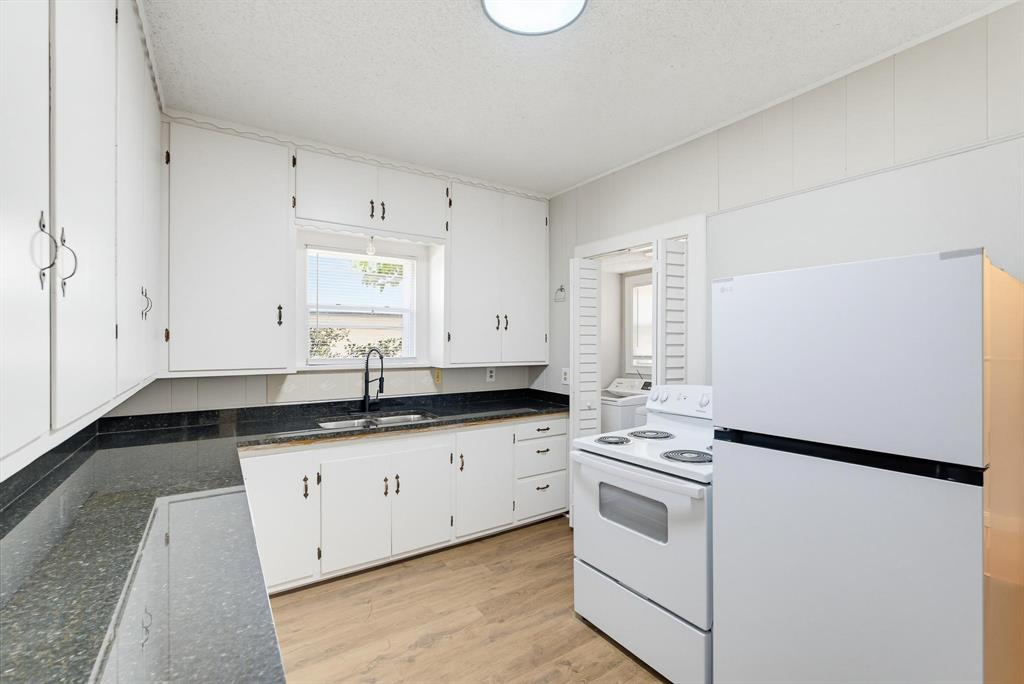 889 Beech Street Property Photo 12