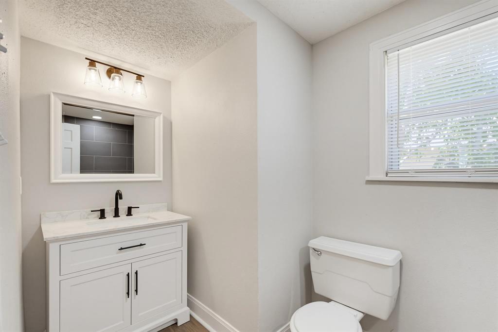 889 Beech Street Property Photo 17