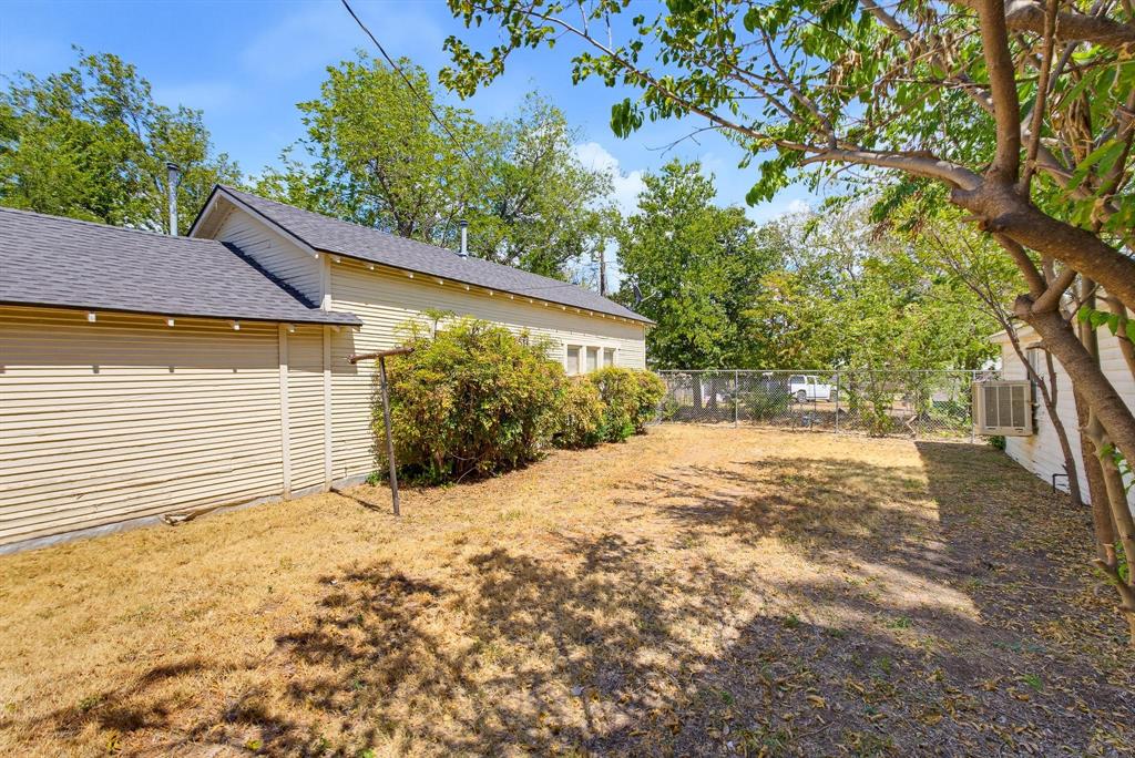 889 Beech Street Property Photo 33