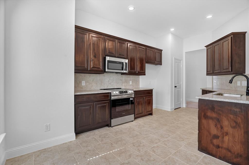 425 Rose Avenue Property Photo 9
