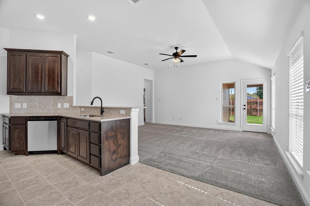 425 Rose Avenue Property Photo 10