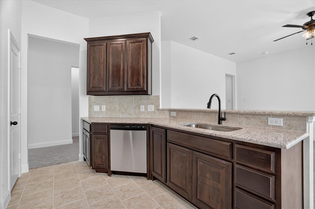 425 Rose Avenue Property Photo 12