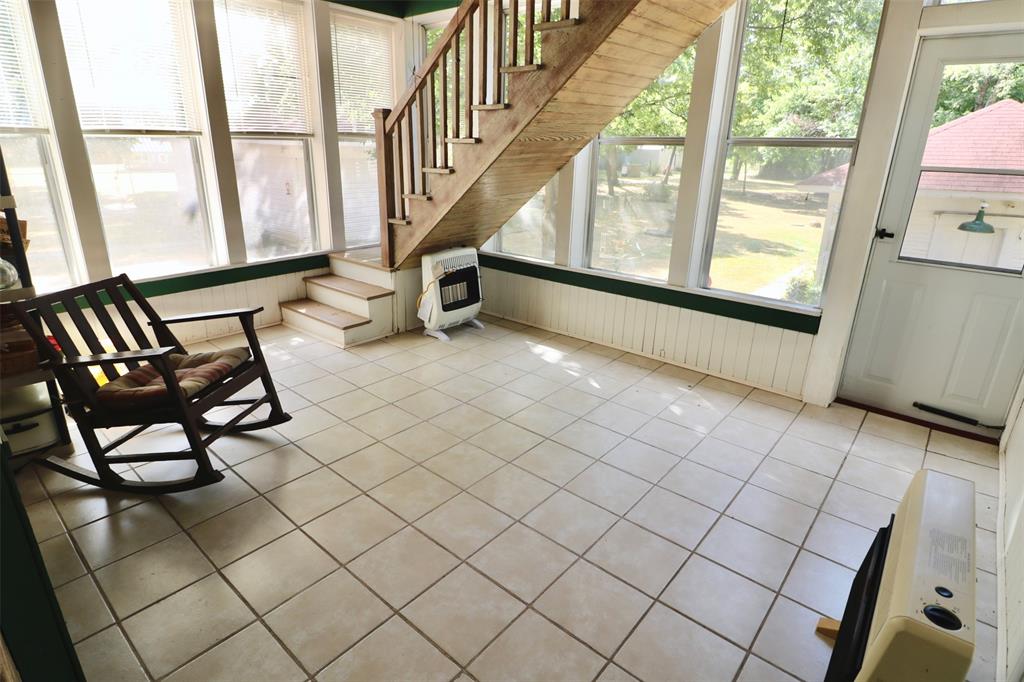 307 Honey Grove St Property Photo 15