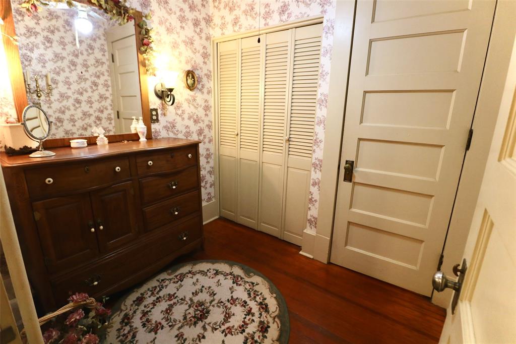 307 Honey Grove St Property Photo 23