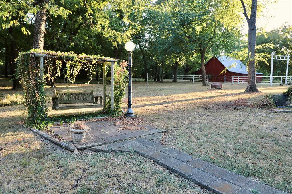 307 Honey Grove St Property Photo 29