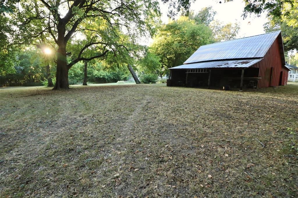 307 Honey Grove St Property Photo 30