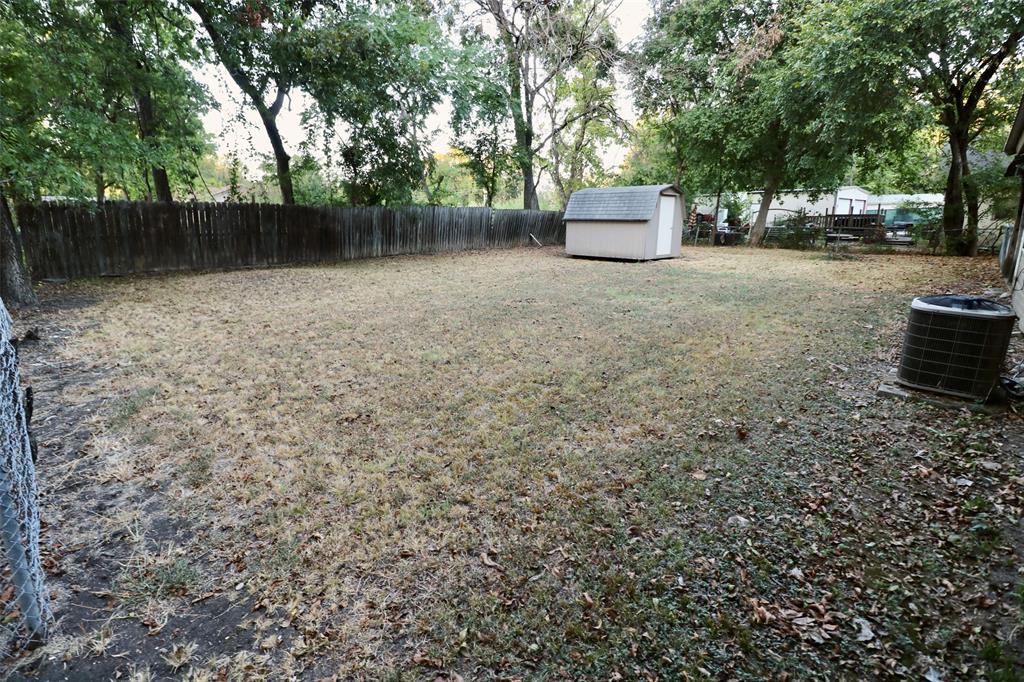 308 Honey Grove St Property Photo 2
