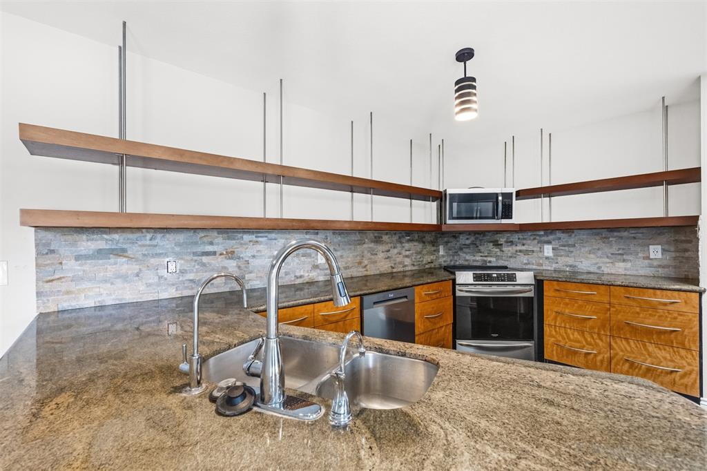 14826 Sopras Circle Property Photo 9