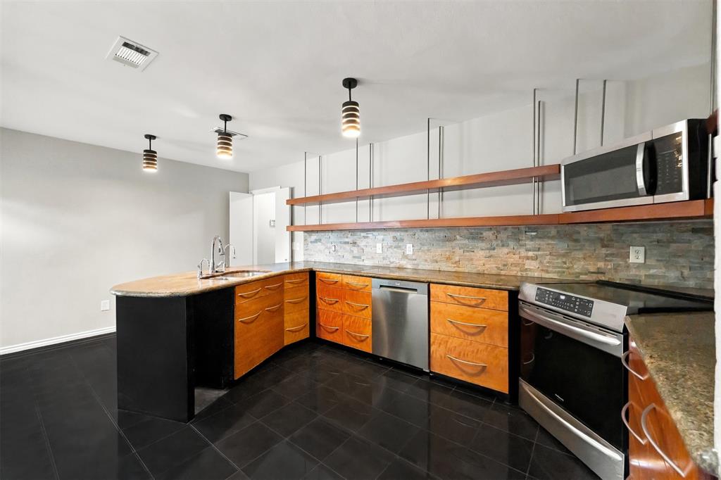 14826 Sopras Circle Property Photo 10