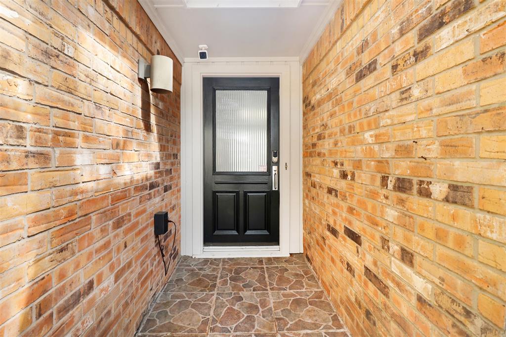 14824 Sopras Circle Property Photo 3