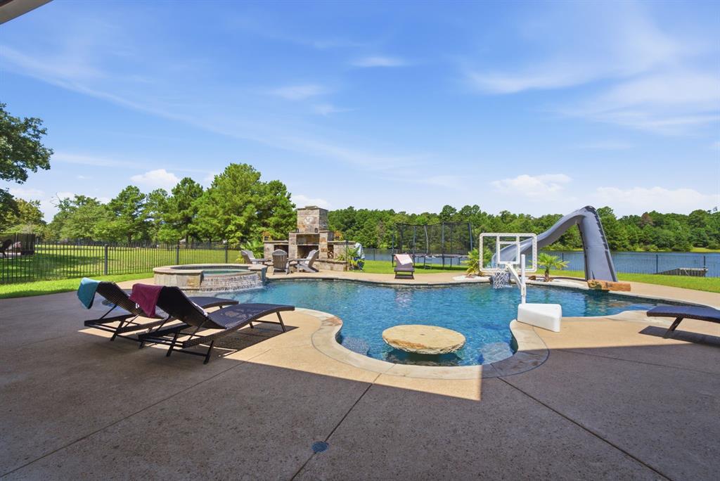 10936 Deer Creek Drive Property Photo 3