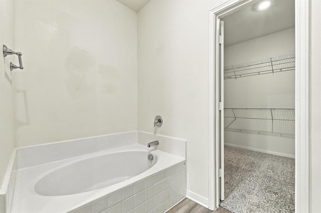 2031 Canterbury Drive Property Photo 25