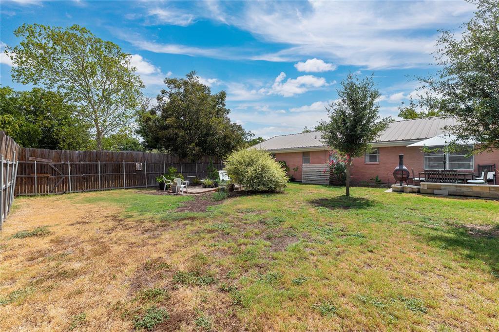 900 E Fitzgerald Street Property Photo 29