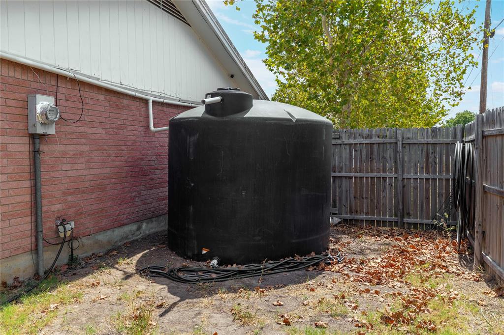 900 E Fitzgerald Street Property Photo 36