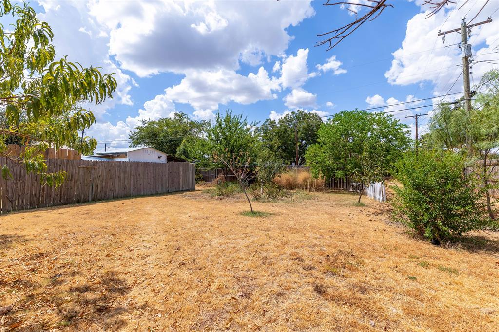 900 E Fitzgerald Street Property Photo 40