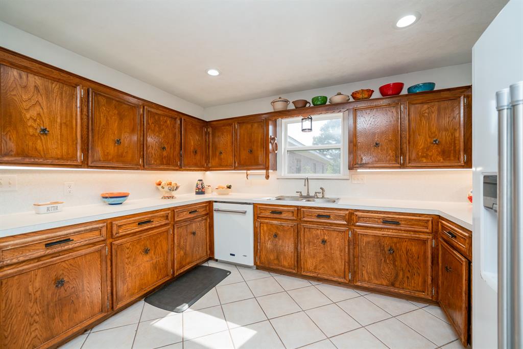 2130 E Fm 22 Property Photo 13