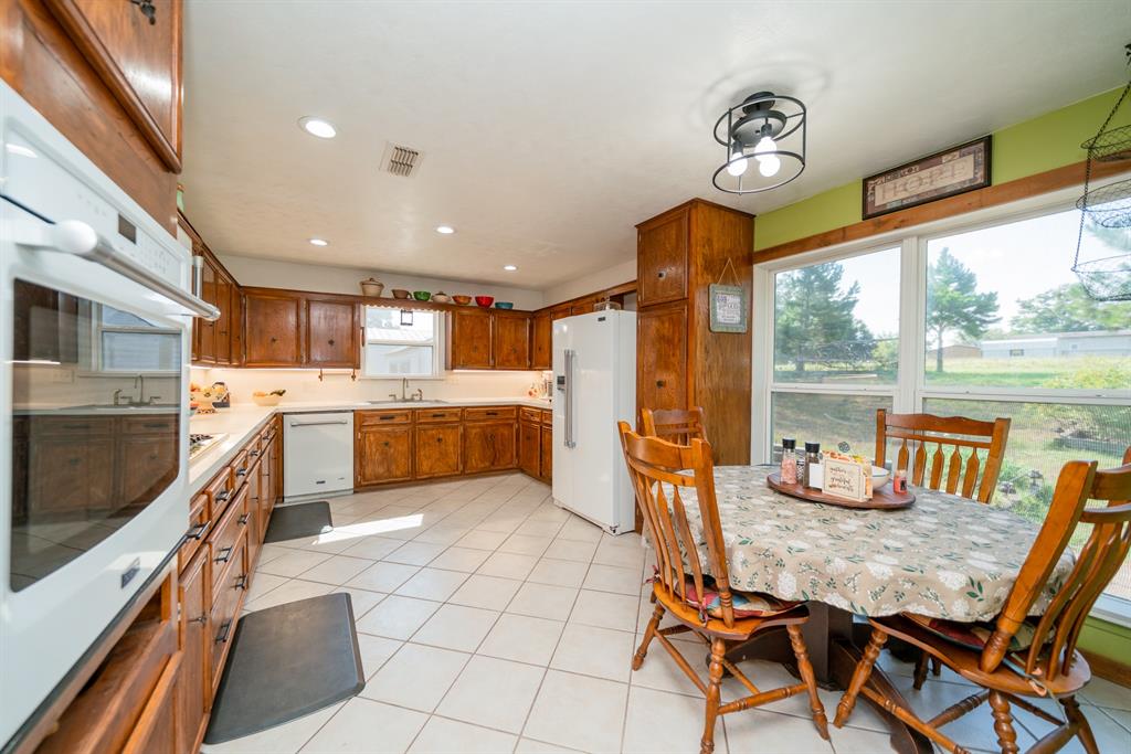 2130 E Fm 22 Property Photo 25