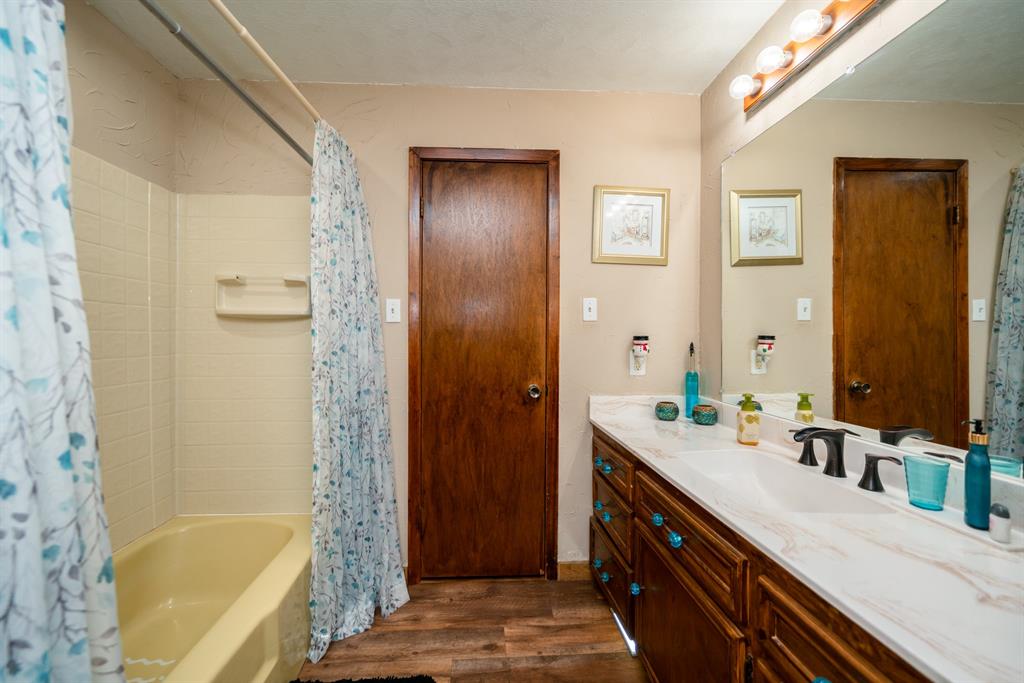 2130 E Fm 22 Property Photo 30