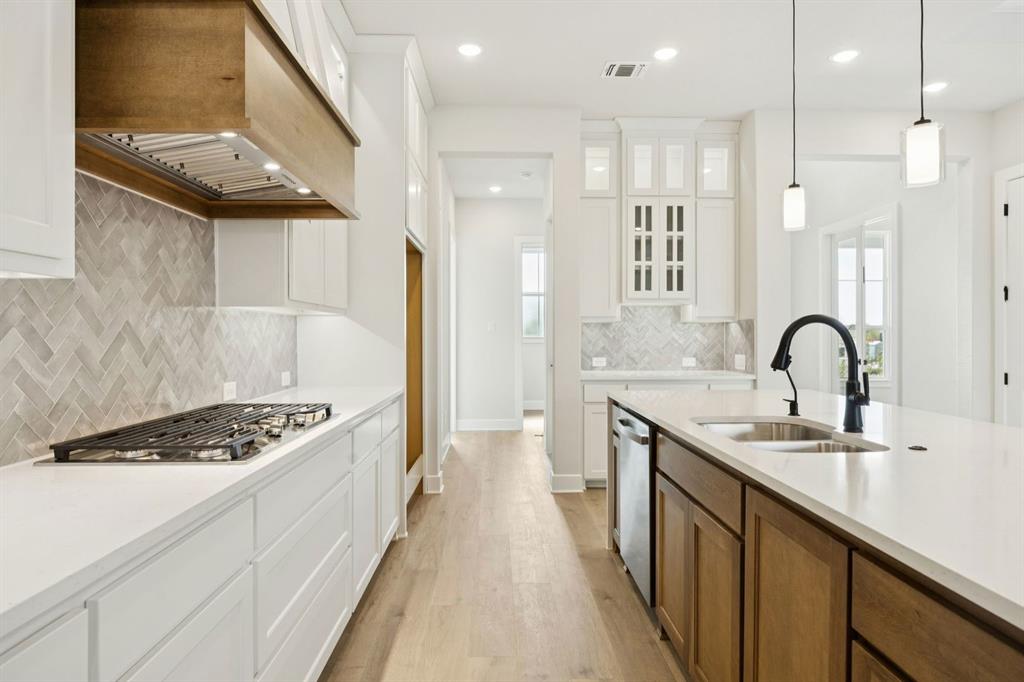 9156 Emory Oak Drive Property Photo 8