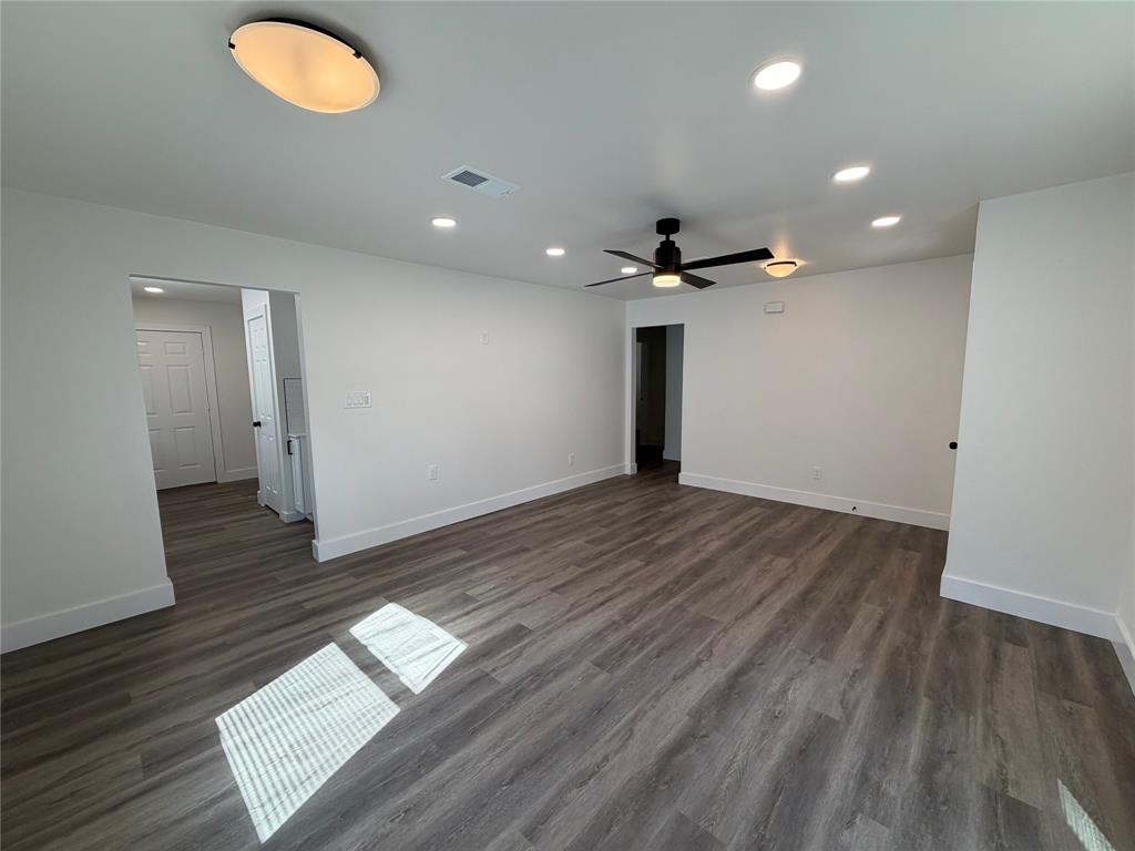 407 Ralph Street Property Photo 4