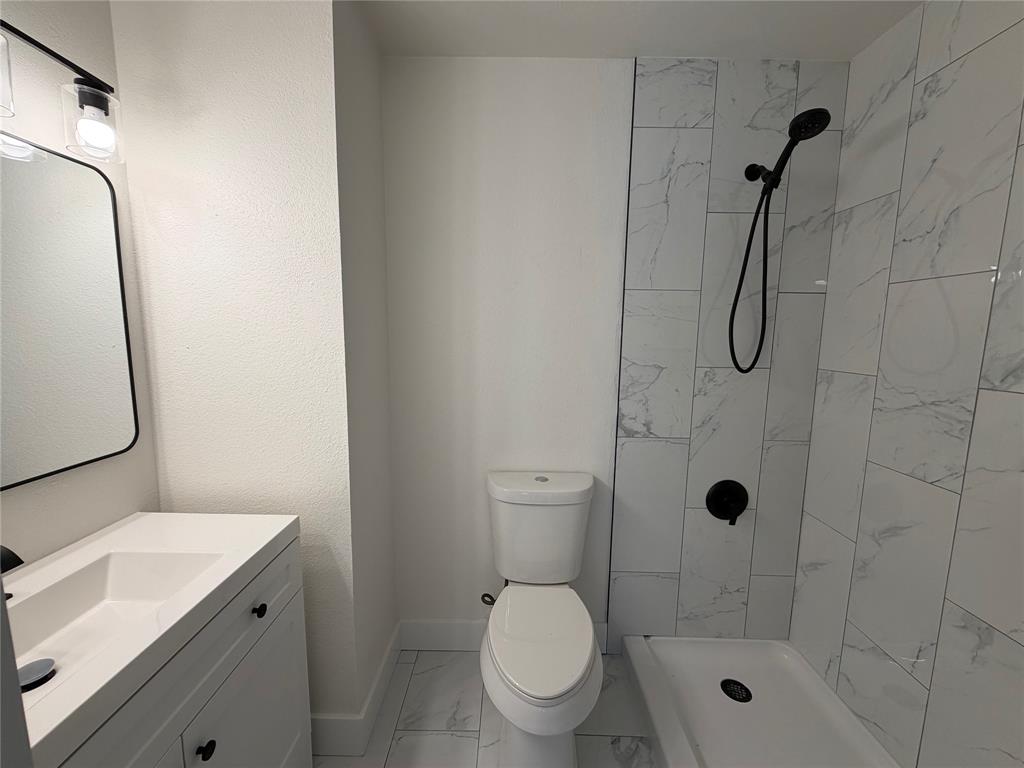 407 Ralph Street Property Photo 7