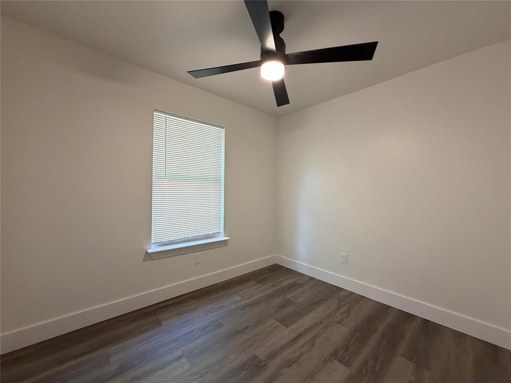 407 Ralph Street Property Photo 9