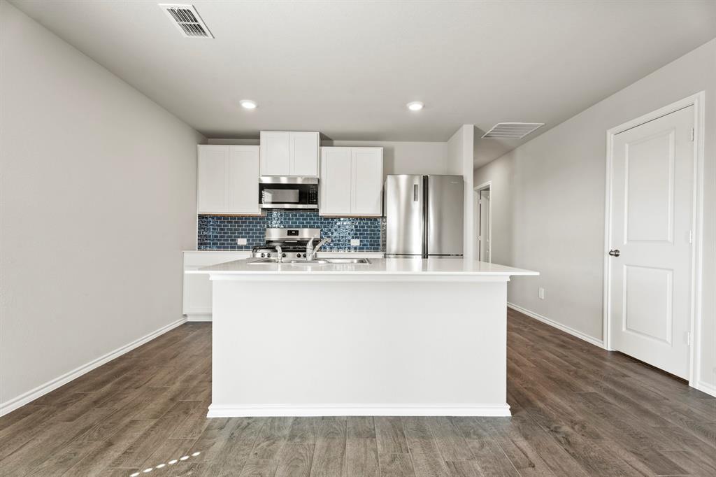 5509 Corduroy Road Property Photo 5