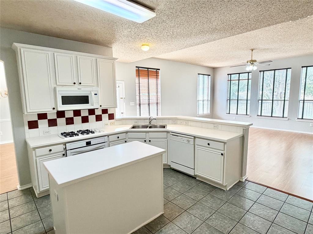 140 Fallkirk Drive Property Photo 11