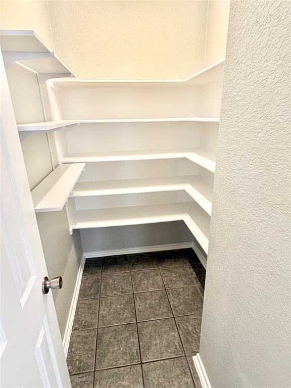 140 Fallkirk Drive Property Photo 12