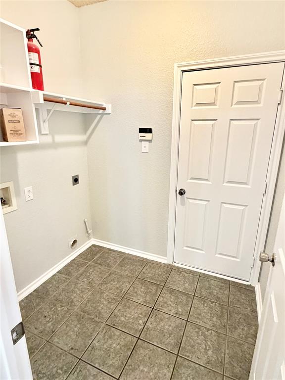 140 Fallkirk Drive Property Photo 13