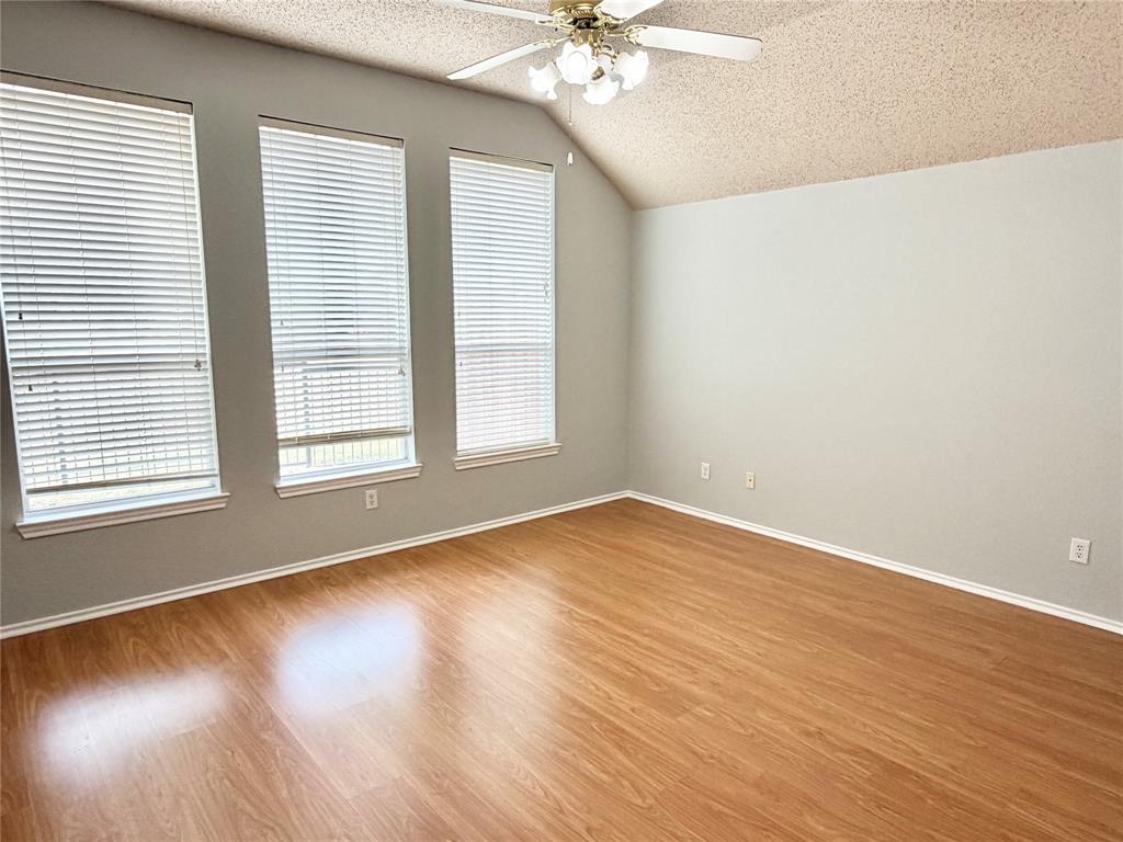 140 Fallkirk Drive Property Photo 15