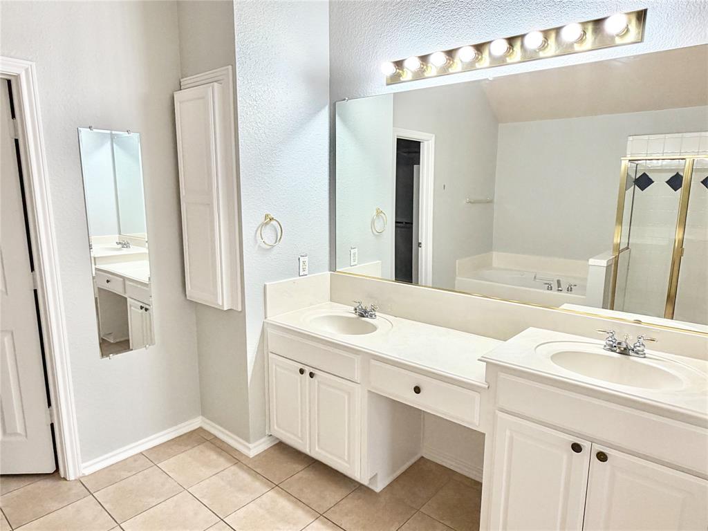 140 Fallkirk Drive Property Photo 17