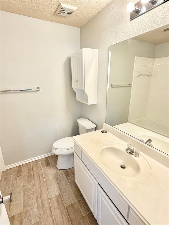 140 Fallkirk Drive Property Photo 26