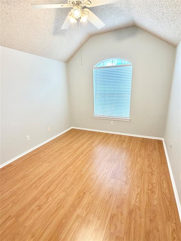 140 Fallkirk Drive Property Photo 27