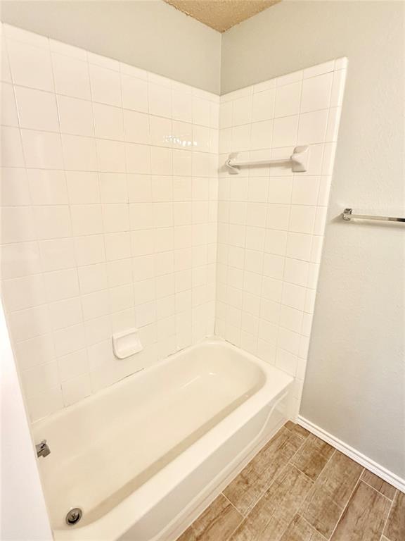 140 Fallkirk Drive Property Photo 28