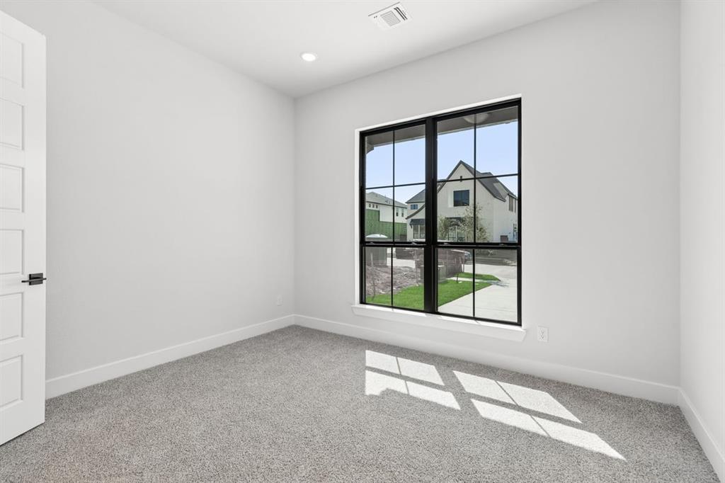 9362 Winter Bloom Street Property Photo 5