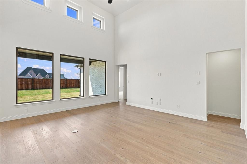 2912 Manchester Court Property Photo 8