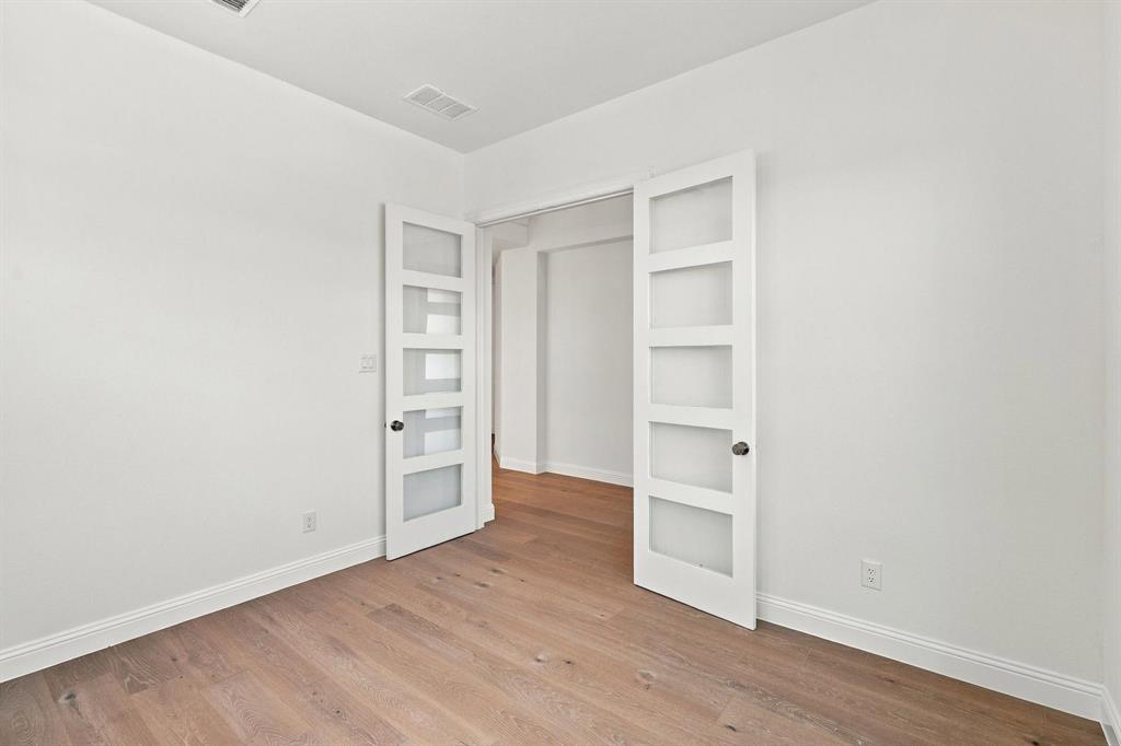 2912 Manchester Court Property Photo 22