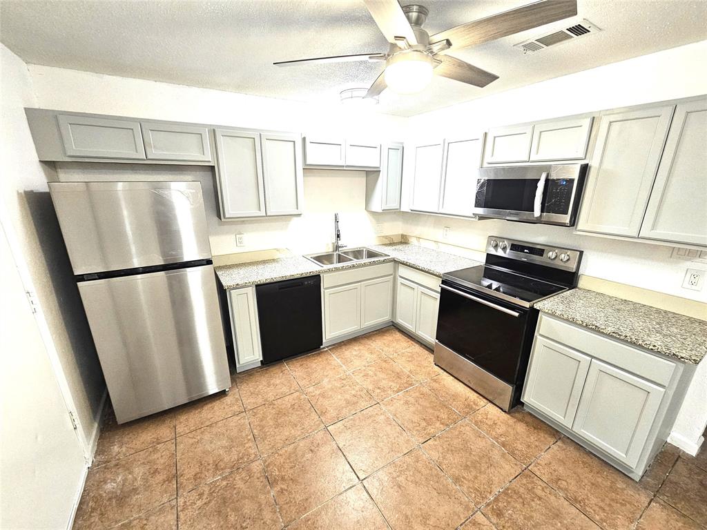 724 Bluebonnet Drive Property Photo 1