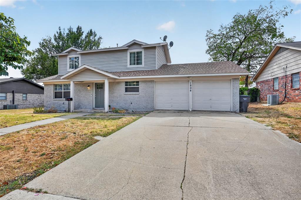 1804 Mims Street Property Photo 6