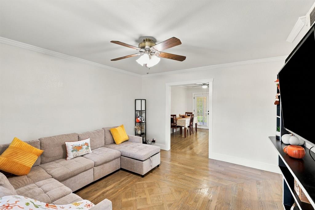 3214 Parker Street Property Photo 6
